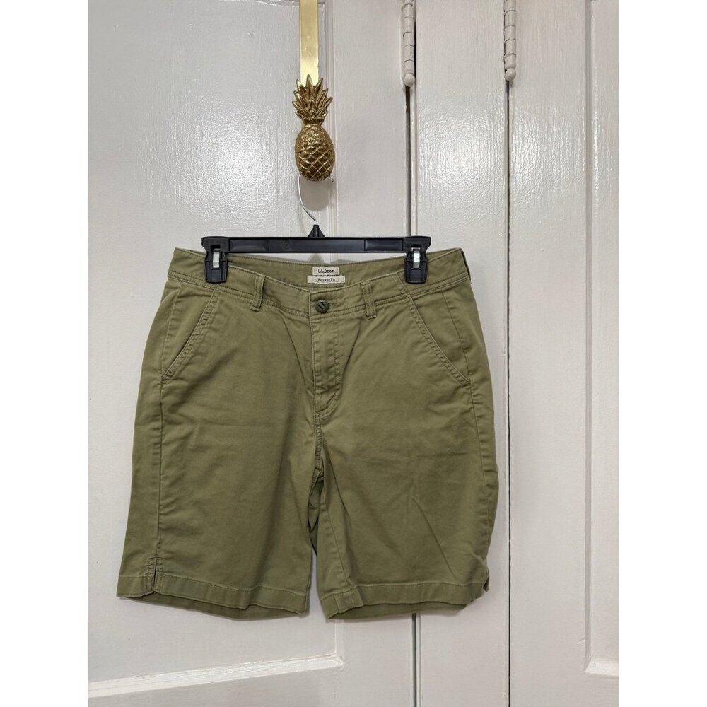 L.L. bean favorite fit women’s size 10 green shorts
